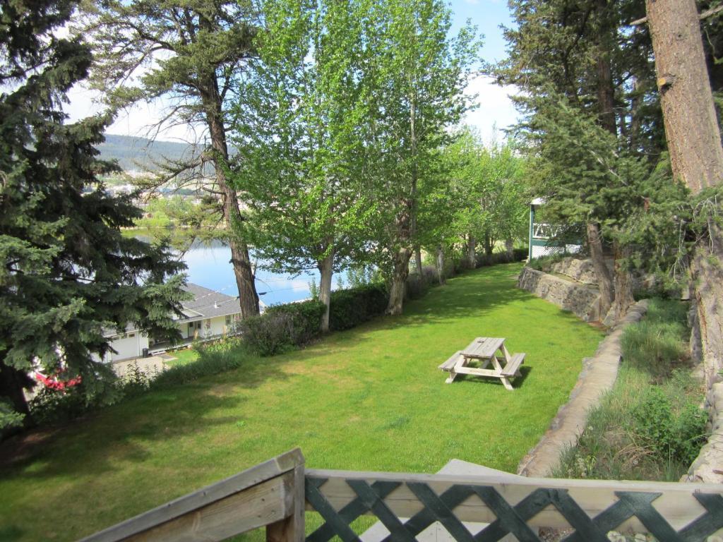 Lakeside Motel Уилямс Лейк Екстериор снимка