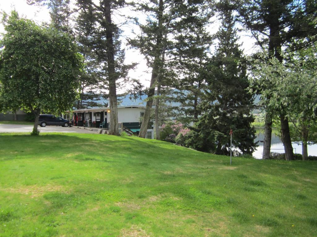Lakeside Motel Уилямс Лейк Екстериор снимка