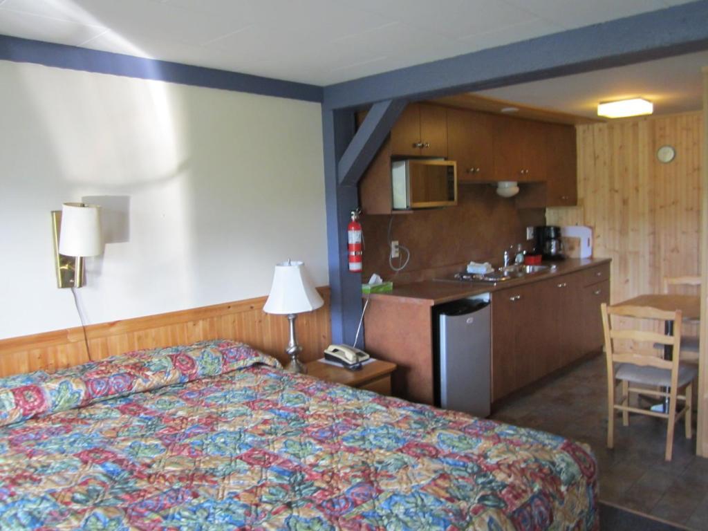 Lakeside Motel Уилямс Лейк Екстериор снимка