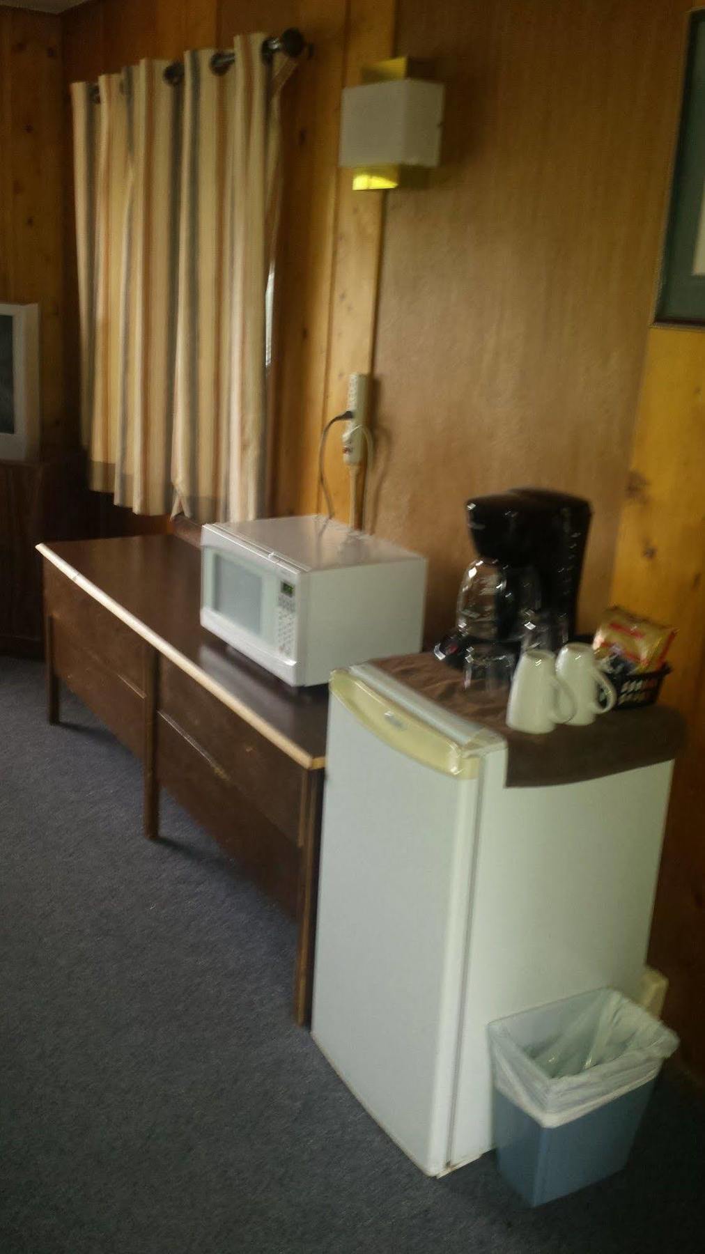 Lakeside Motel Уилямс Лейк Екстериор снимка