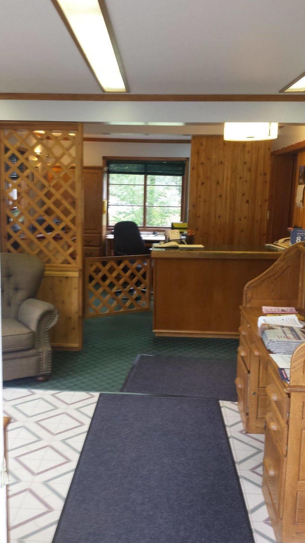 Lakeside Motel Уилямс Лейк Екстериор снимка